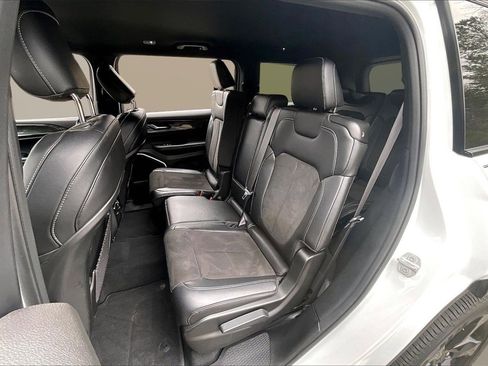 Certified 2022 Jeep Grand Cherokee L Laredo image 22