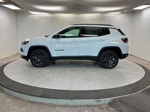 New 2026 Jeep Compass Latitude image 2