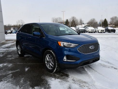 Used 2023 Ford Edge SEL w/ Convenience Package image 9