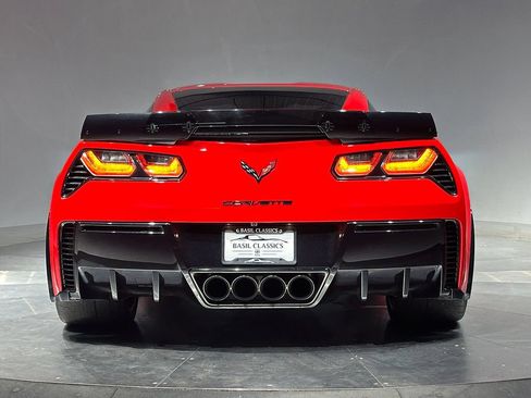 Used 2016 Chevrolet Corvette Z06 w/ Z07 Performance Package RWD image 23