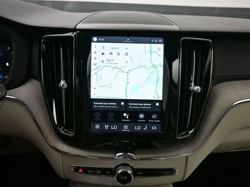 Used 2023 Volvo XC60 B5 Ultimate w/ Climate Package FWD image 14