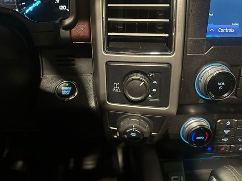 Used 2020 Ford F150 Platinum w/ Equipment Group 701A Luxury image 25