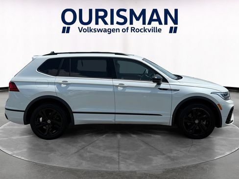 Used 2023 Volkswagen Tiguan SE R-Line FWD image 6