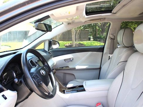 Used 2013 Toyota Venza LE w/ LE Preferred Pkg FWD image 11
