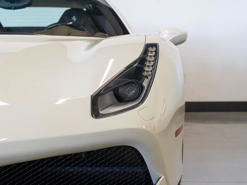 Used 2018 Ferrari 488 Spider image 31