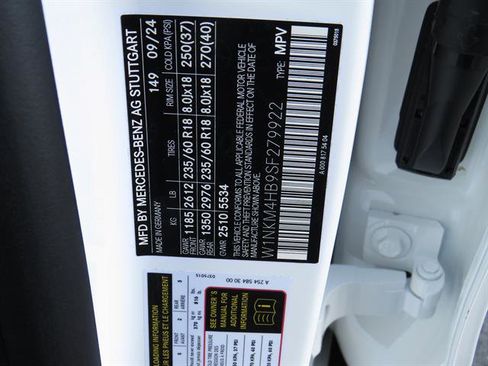 Used 2025 Mercedes-Benz GLC 300 4MATIC image 7