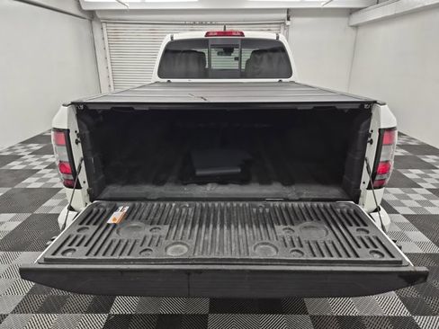 Used 2022 Nissan Frontier SV image 8