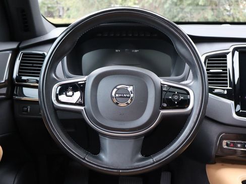 Used 2018 Volvo XC90 T6 Momentum w/ Convenience Package image 18