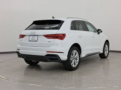 New 2025 Audi Q3 2.0T Premium w/ Convenience Package image 9