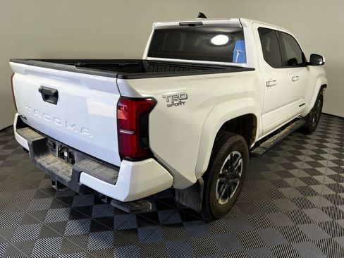 Used 2025 Toyota Tacoma TRD Sport AWD/4WD image 5