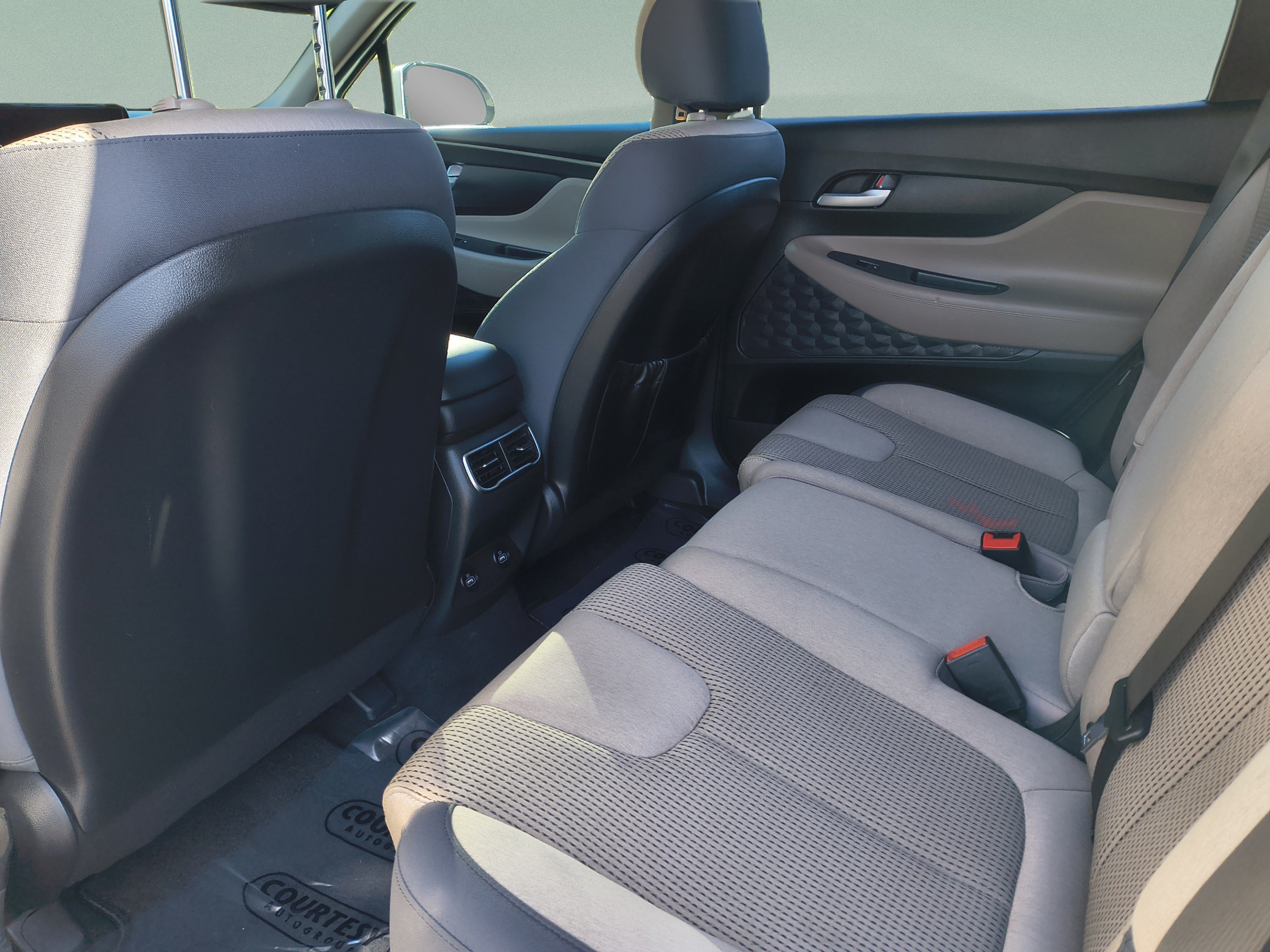 Certified 2023 Hyundai Santa Fe SEL AWD/4WD image 16
