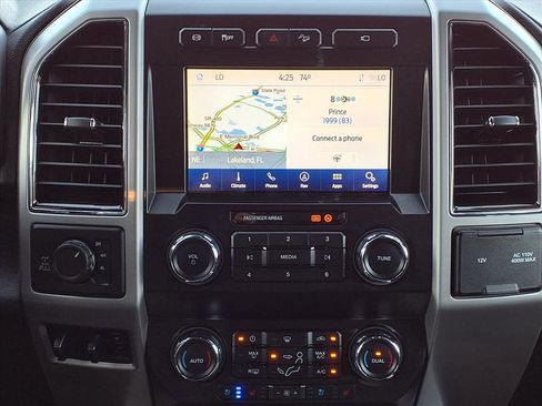 Used 2021 Ford F350 Lariat image 9