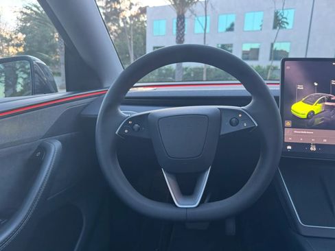 Used 2026 Tesla Model Y Long Range RWD image 22