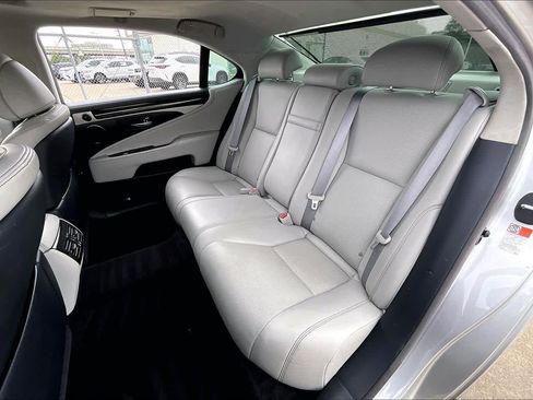 Used 2017 Lexus LS 460 L RWD image 18