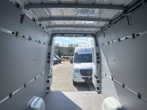 New 2026 Mercedes-Benz Sprinter 2500 image 18