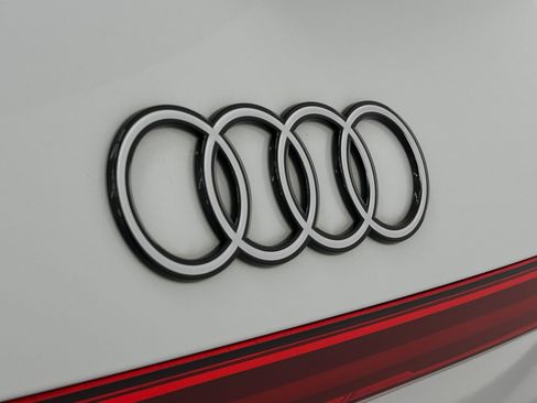 Used 2025 Audi Q5 Premium w/ Convenience Package AWD/4WD image 35
