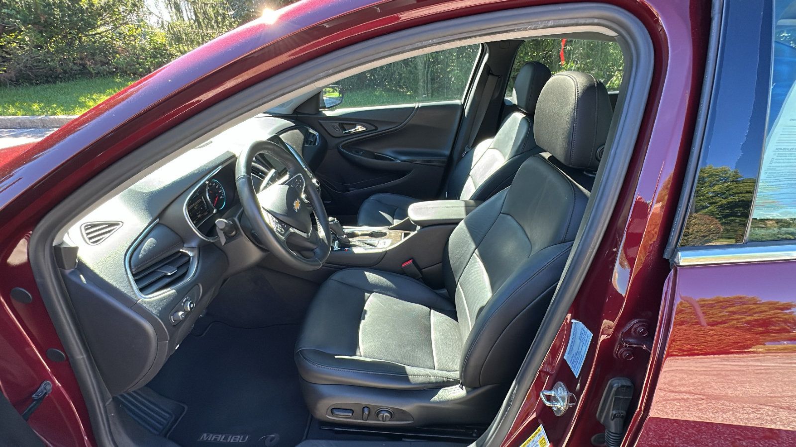 Used 2016 Chevrolet Malibu Premier w/ Driver Confidence Package II FWD image 13