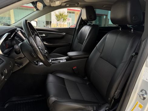 Used 2018 Chevrolet Impala LT FWD image 25