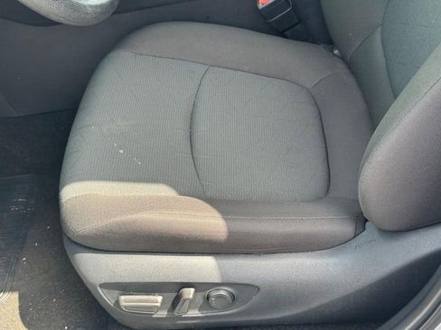 Certified 2025 Toyota RAV4 XLE FWD image 22
