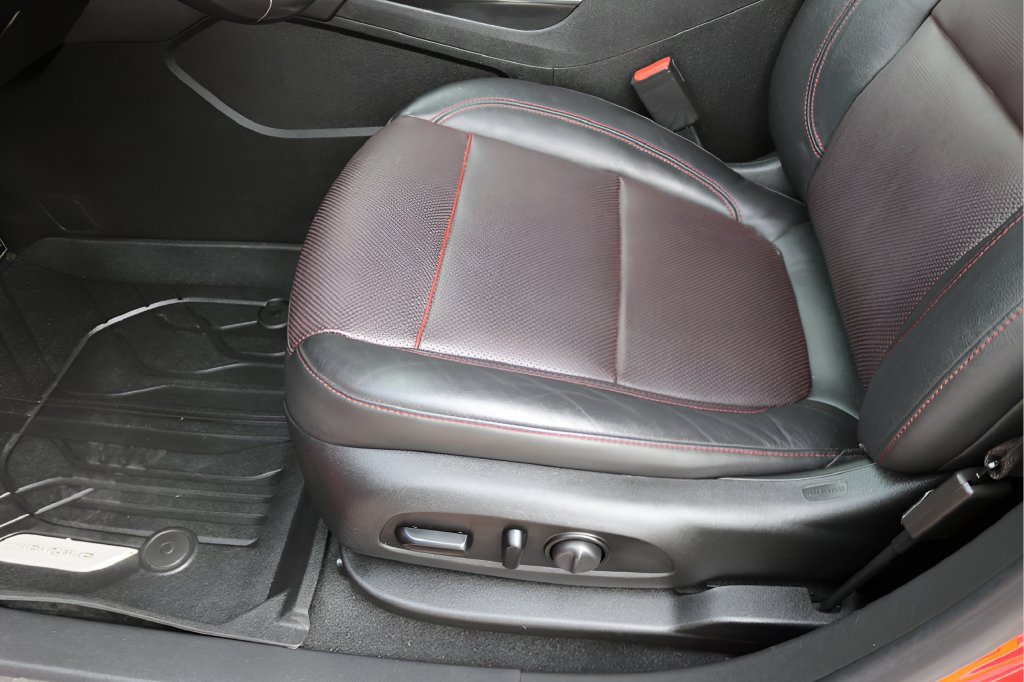 Used 2019 Chevrolet Blazer RS FWD image 13