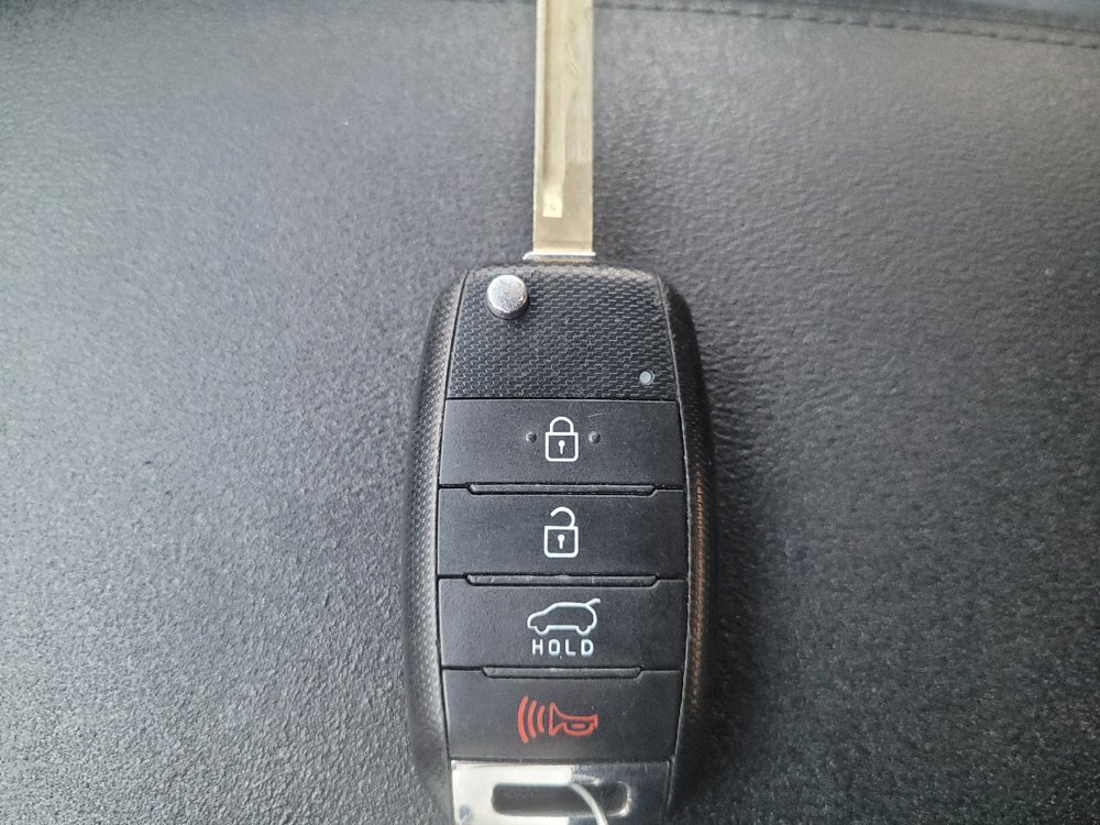 Used 2016 Kia Sorento L FWD image 32