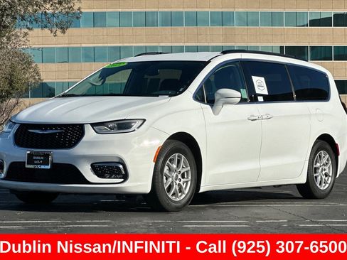 Used 2022 Chrysler Pacifica Touring-L FWD image 8