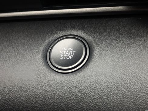 Certified 2025 Hyundai Elantra Sport FWD image 28