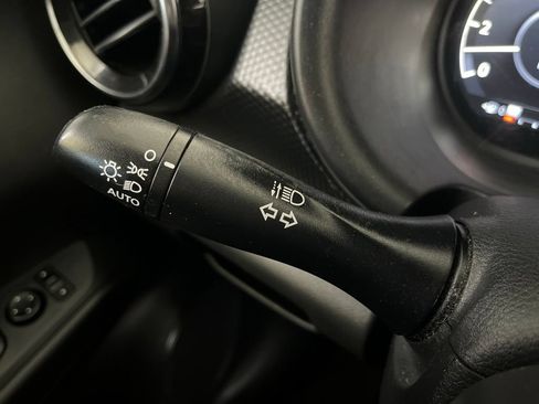 Used 2021 Nissan Kicks SV FWD image 60
