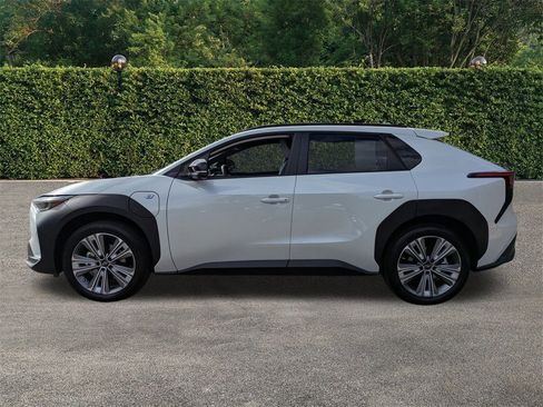 Used 2024 Subaru Solterra Limited image 7