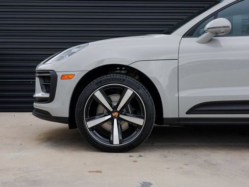 Certified 2026 Porsche Macan S AWD/4WD image 11