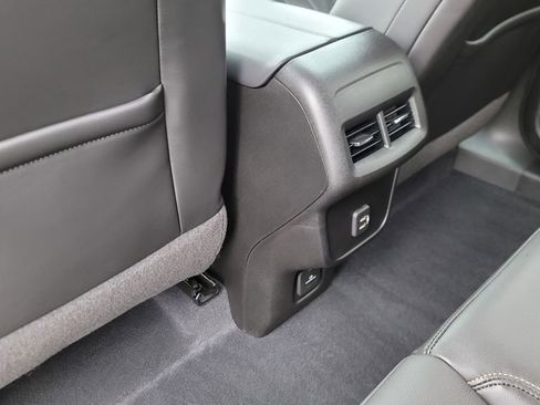 Used 2021 Chevrolet Equinox Premier w/ Redline Edition image 26