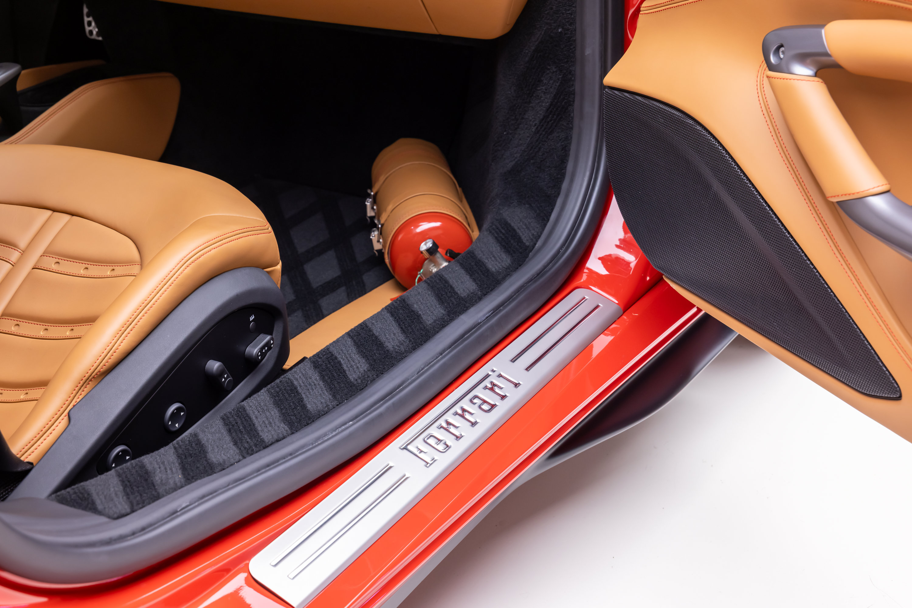 Certified 2020 Ferrari F8 Tributo RWD image 57