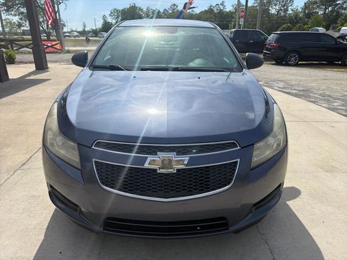 Used 2014 Chevrolet Cruze LS FWD image 2