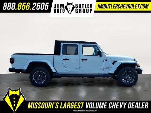 Used 2020 Jeep Gladiator Overland w/ Cold Weather Group image 5