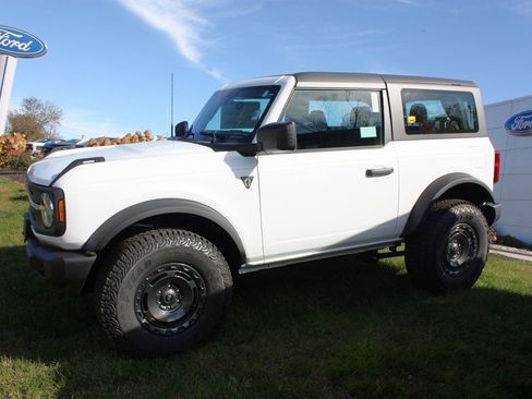 New 2025 Ford Bronco 2-Door w/ Sasquatch Package image 2