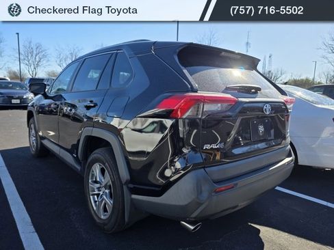 Used 2022 Toyota RAV4 XLE image 4