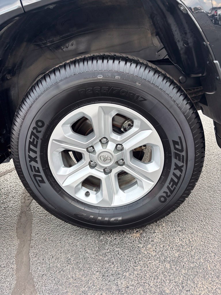 Used 2022 Toyota 4Runner SR5 AWD/4WD image 8