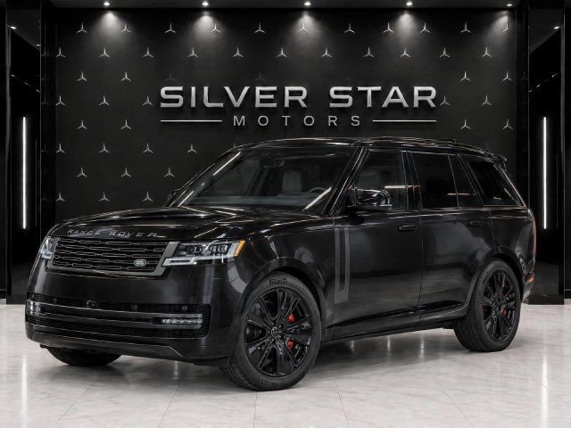Used 2026 Land Rover Range Rover SE AWD/4WD image 2