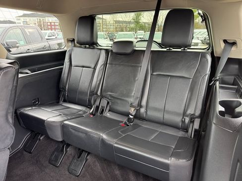 Certified 2022 Ford Expedition XLT image 18