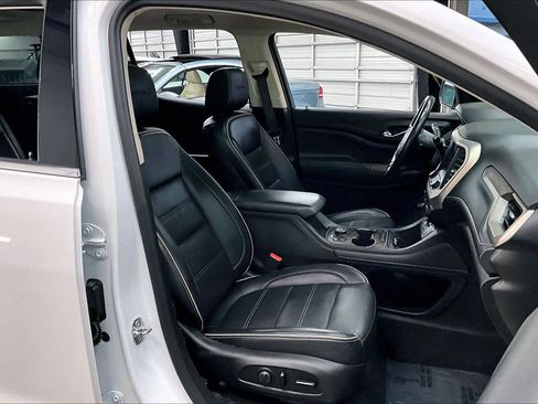 Used 2021 GMC Acadia Denali w/ Denali Ultimate Package image 9