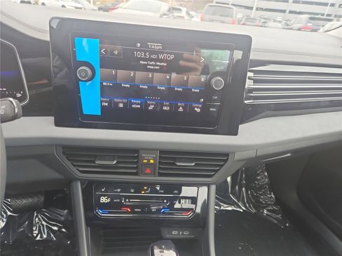 New 2026 Volkswagen Jetta SE image 18