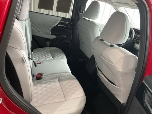 Used 2024 Mitsubishi Outlander SEL image 23