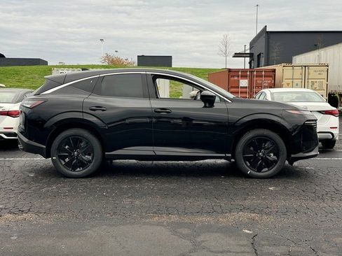 Used 2025 Nissan Murano SV image 2