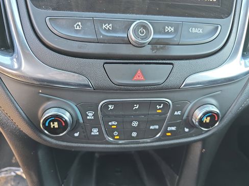 Used 2020 Chevrolet Equinox Premier image 21