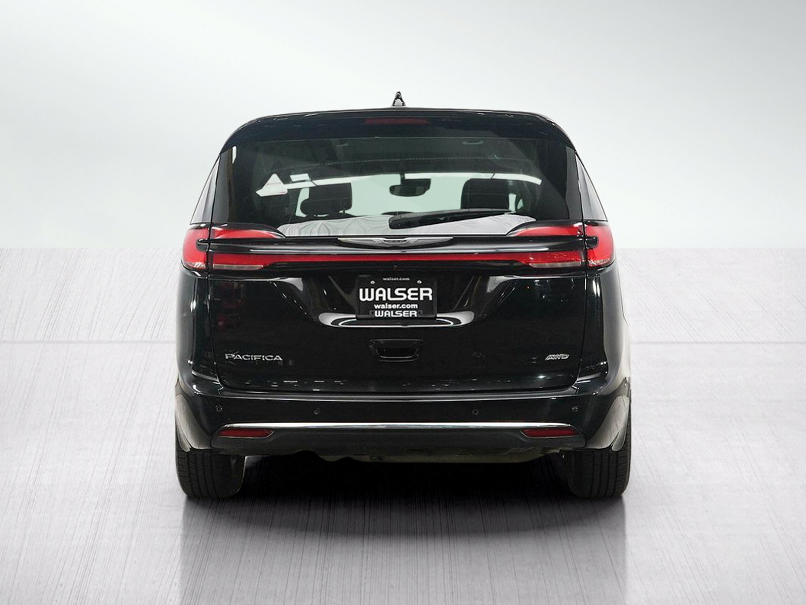 Used 2024 Chrysler Pacifica Touring-L AWD/4WD image 4