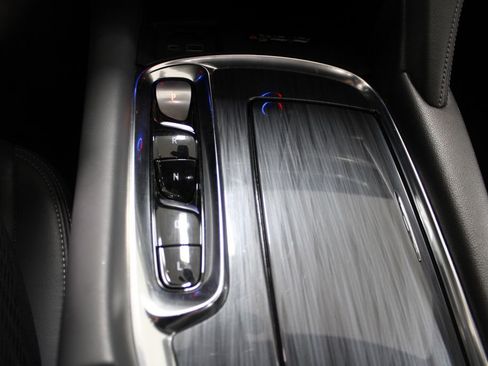 Used 2024 Buick Enclave Premium image 45