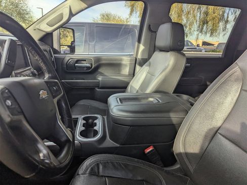 Used 2020 Chevrolet Silverado 2500 LTZ w/ LTZ Plus Package image 9