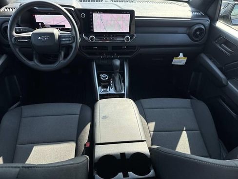 Used 2024 Chevrolet Colorado Trail Boss w/ Technology Package image 13