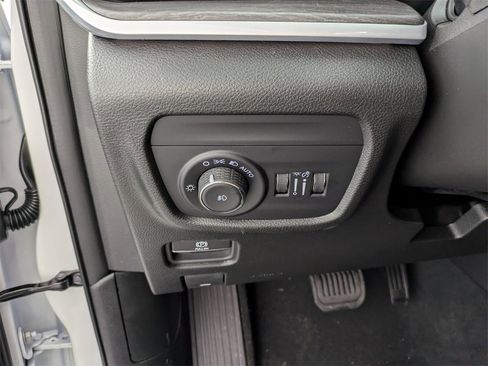 New 2025 Jeep Grand Cherokee Limited image 4