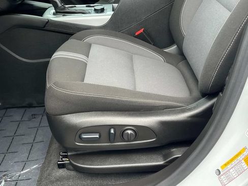 Used 2025 Chevrolet Blazer LT FWD image 26